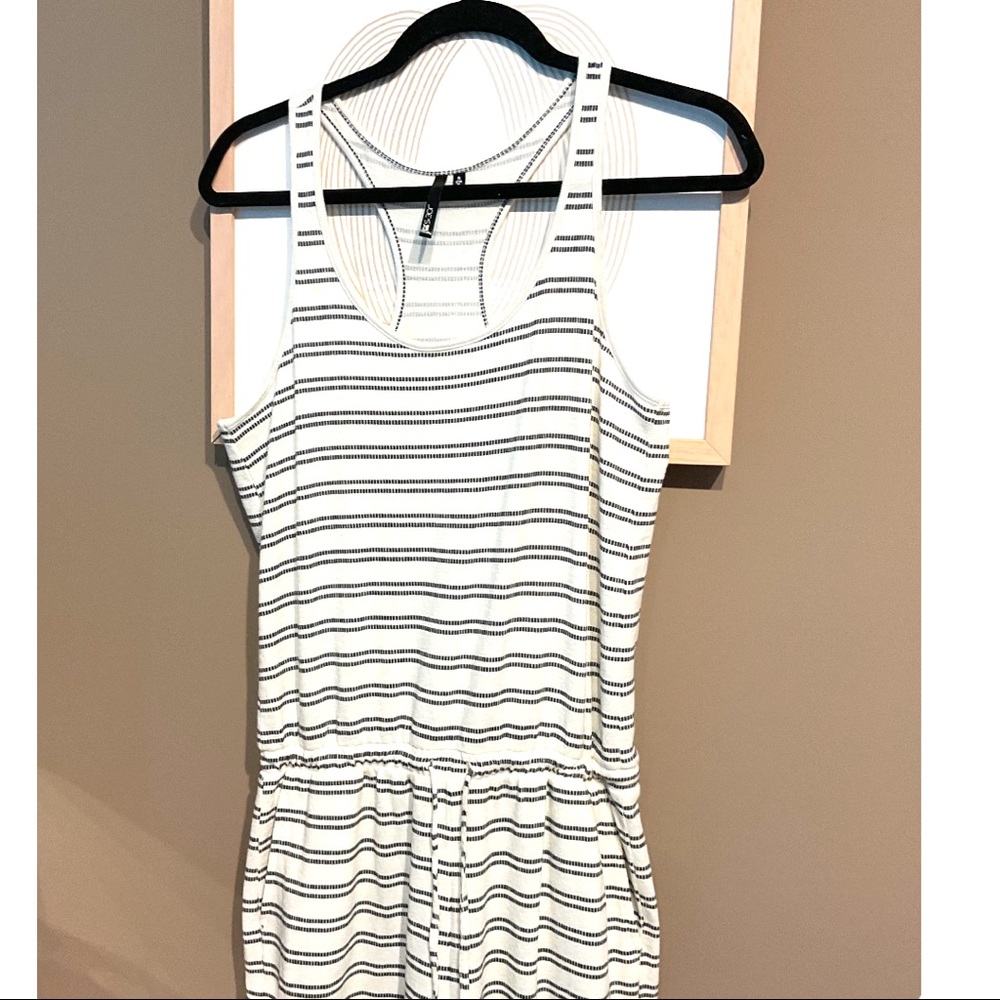 Joe’s Jeans Razorback Lounge Jumpsuit. -M
